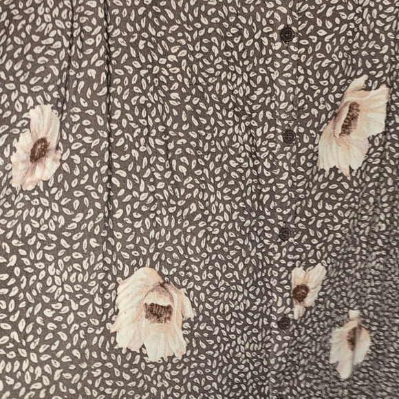 Floral V-Neck Dress - Picture 4 of 10